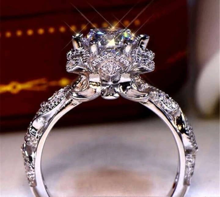 FEMALE ENGAGEMENT RING - Image 4